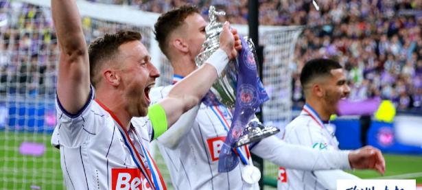 三亿体育体育官网-南特足球队独具实力，比赛中展现出色