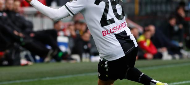 三亿体育体育电竞-乌迪内斯主场大胜，实力逐渐显现