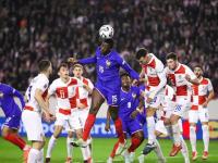 三亿体育体育娱乐-法国队连续三场胜利，稳坐领跑位置