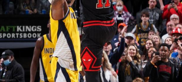 三亿体育体育官方-上海压哨三分绝杀，实现一箭双雕的简单介绍