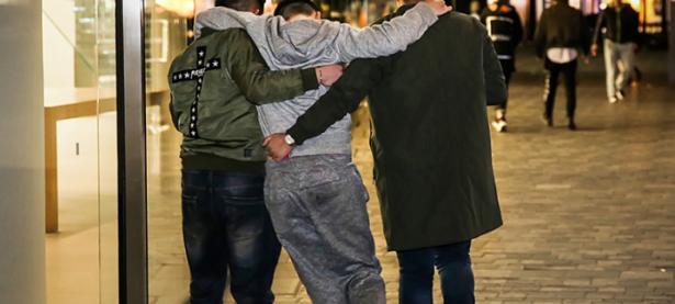 纵情狂欢！射箭选手技压群雄夺冠的简单介绍