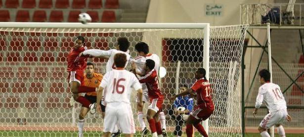 三亿体育体育app下载地址-关于瓦解对手防线，球队合力创造反转奇迹的信息