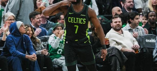 三亿体育体育视频-骑士主场击败奇才，豪取三连胜