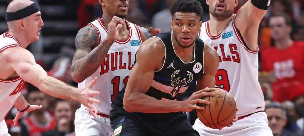 雄鹿胜掘金，字母哥双20+带队获胜