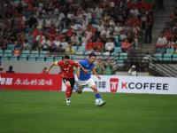 三亿体育体育平台-国际球队在比赛中的拼搏精神