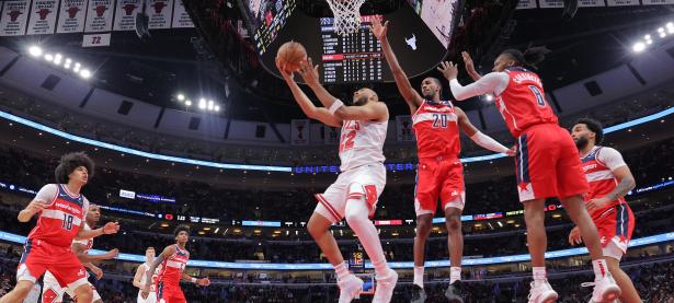 三亿体育体育娱乐-公牛主场击败凯尔特人