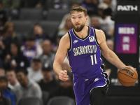 三亿体育体育官方入口-尼克斯惊险击败独行侠，喜获胜利