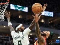 三亿体育体育下载-雄鹿惊险胜老鹰，继续保持不败