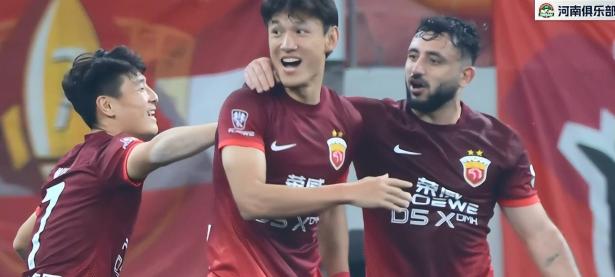 三亿体育体育官网app-广州富力客场对战上海上港，实力对比谁将拿下宝贵的分？