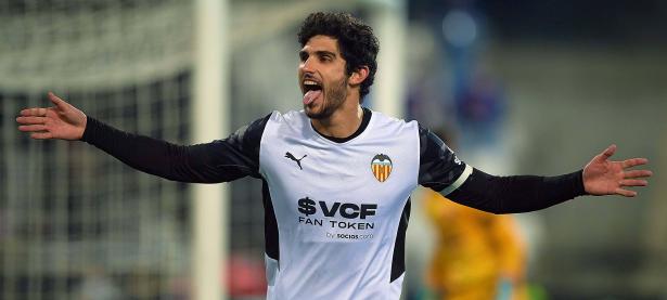 三亿体育体育官网入口-包含莱万多夫斯基伤退，巴伦西亚无功而返的词条