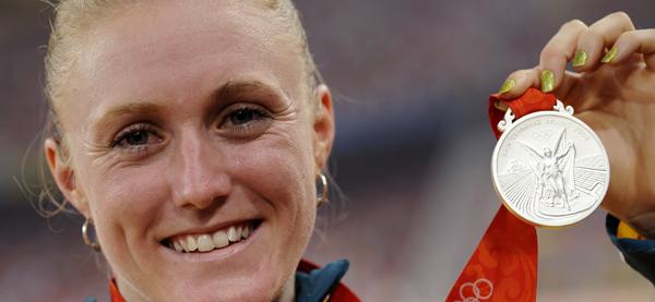 三亿体育体育视频-新加坡田径选手突破个人记录，赢得认可