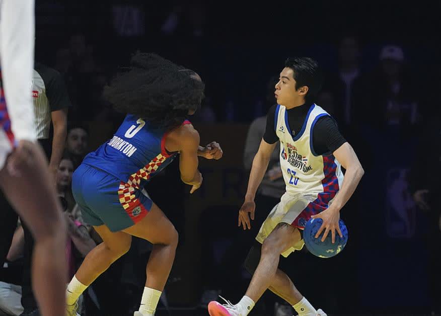 关于新晋球星在场上表现抢眼,被誉为未来之星的信息 关于新晋球星在场上表现抢眼,被誉为未来之星的信息