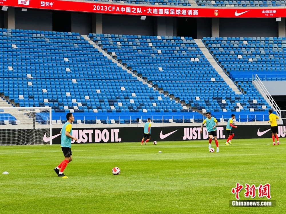 湖南队在主场全力以赴，力争夺胜的简单介绍