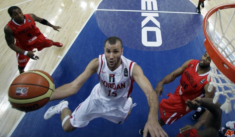 阿曼球员表现出色,成为球队亮点 阿曼球员表现出色,成为球队亮点