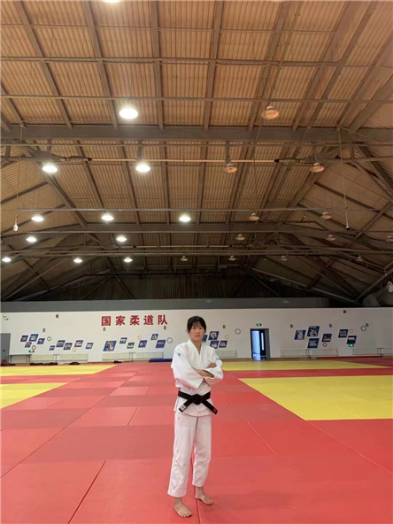 包含荣耀登场！柔道选手技压群雄夺冠的词条