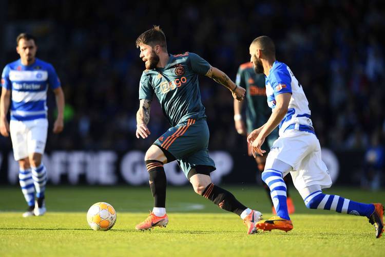 切尔西客场击败波尔图，稳居小组榜首