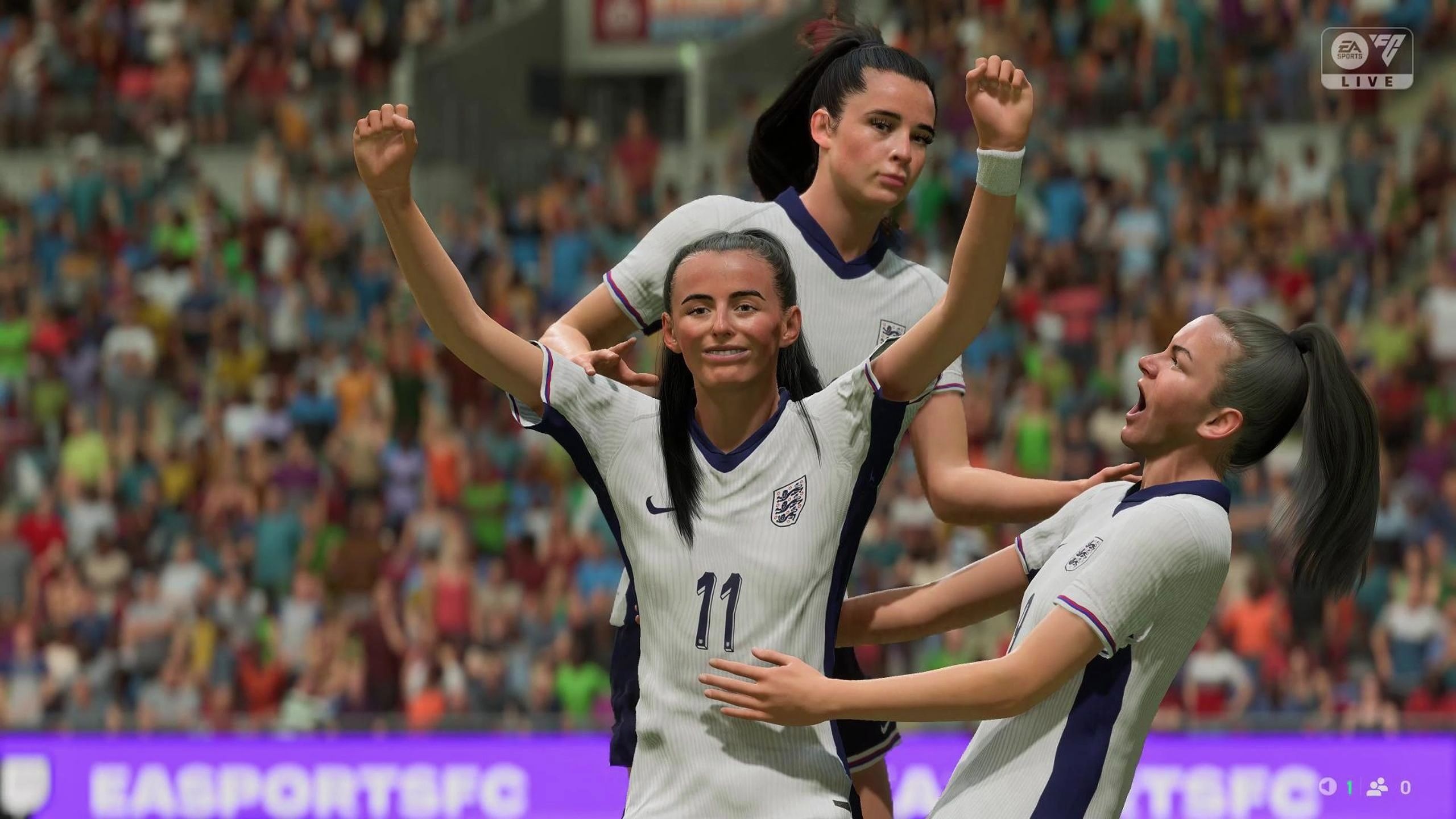 世界足球比赛中,女队员积极拼搏 世界足球比赛中,女队员积极拼搏