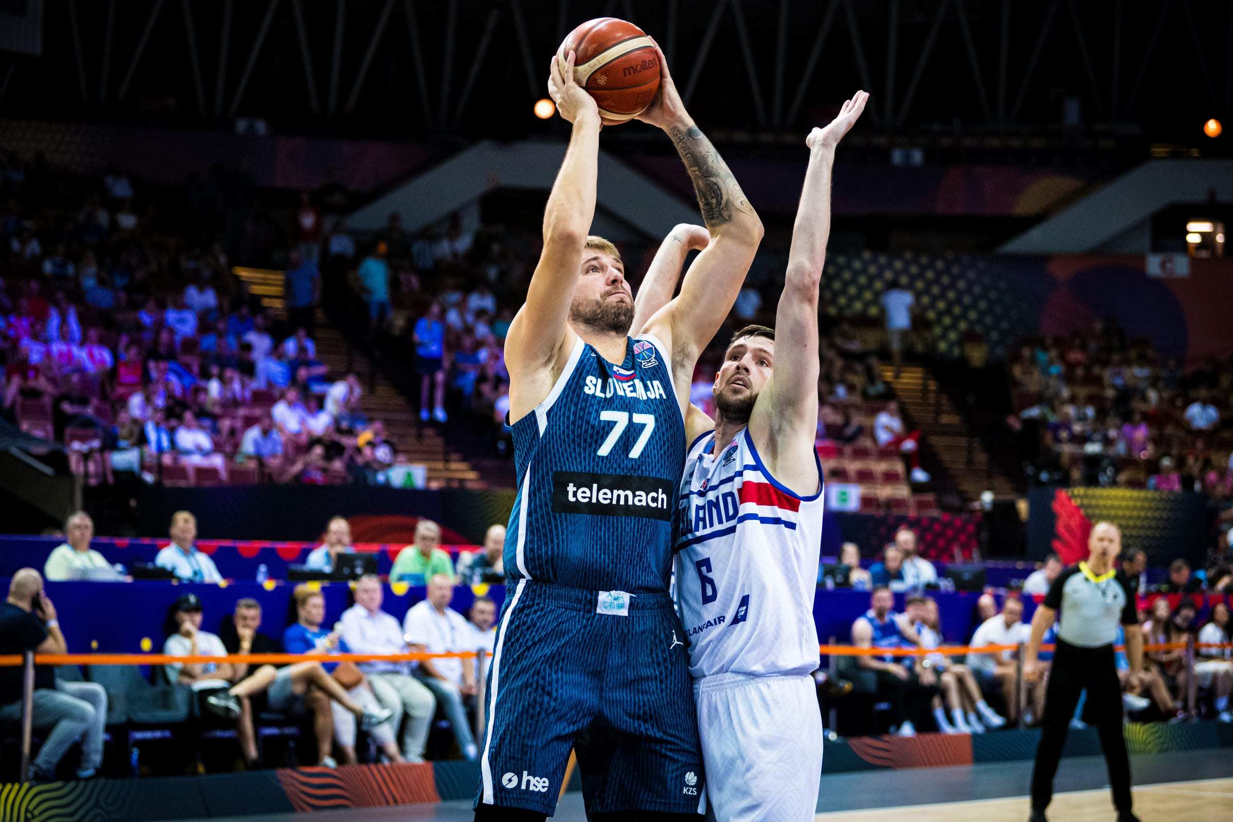 冰岛国家队成功晋级欧洲赛半决赛 冰岛国家队成功晋级欧洲赛半决赛