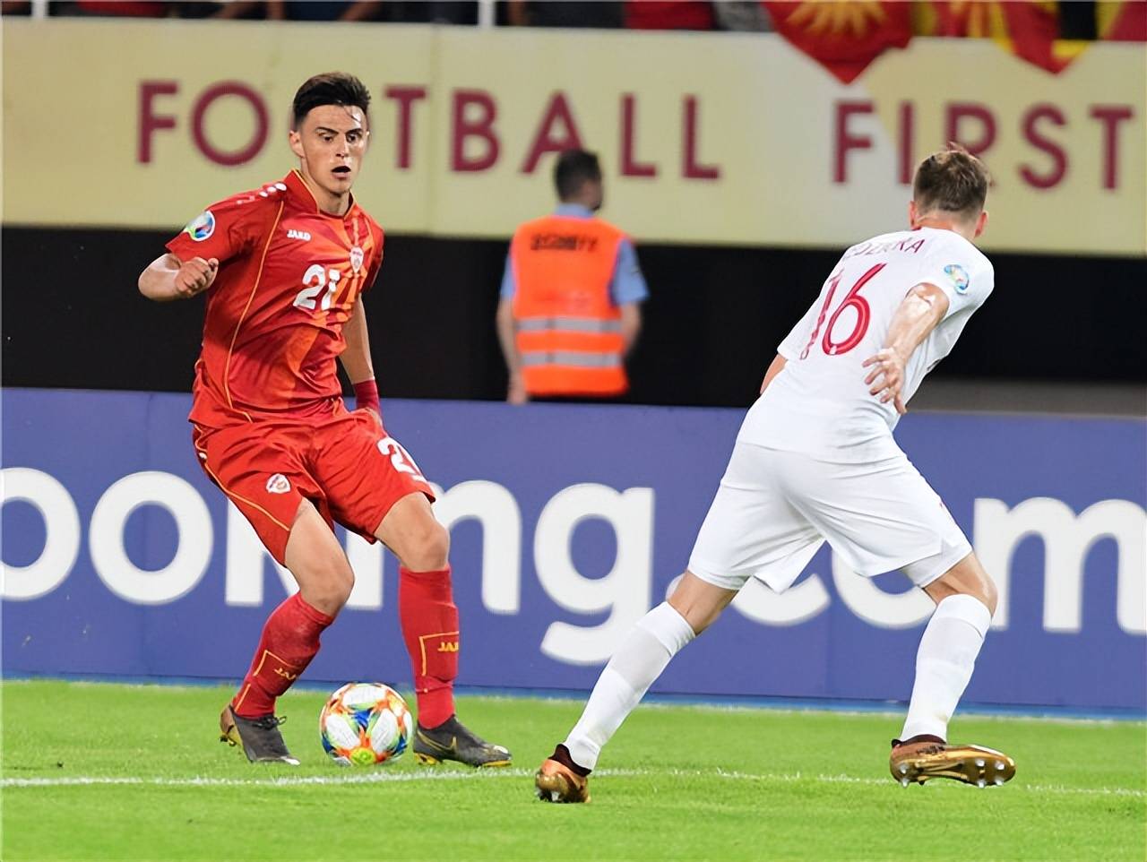 包含斯洛文尼亚队无缘晋级欧国联半决赛,遗憾告终的词条 包含斯洛文尼亚队无缘晋级欧国联半决赛,遗憾告终的词条