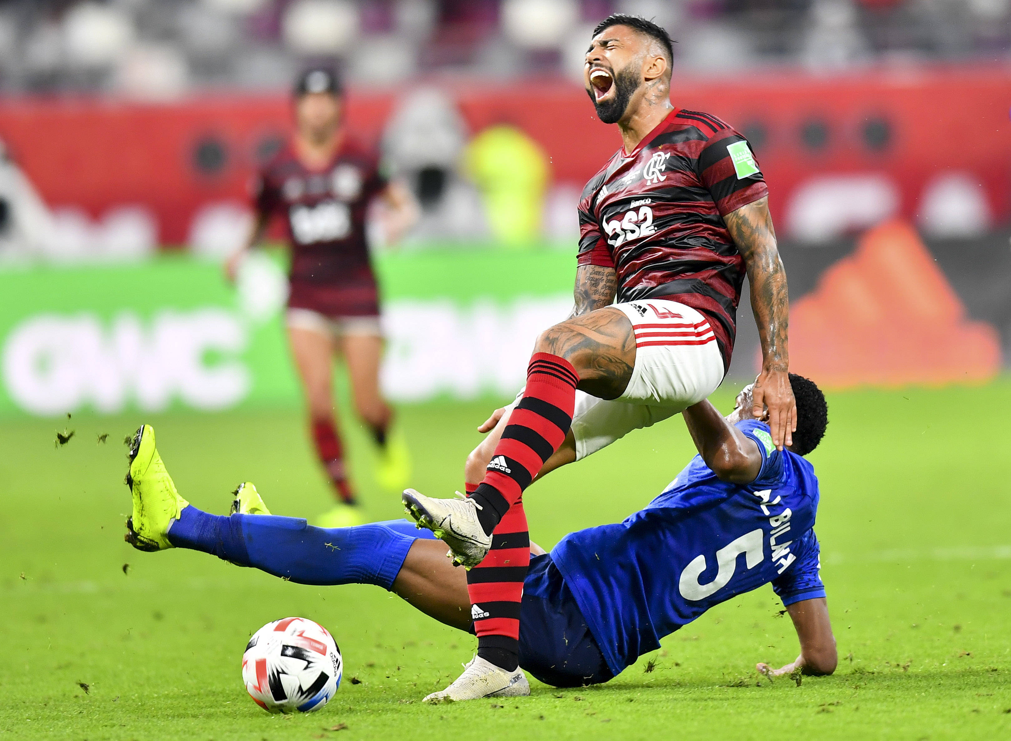 包含切尔西胜巴萨，紧张赛事尘埃落定的词条